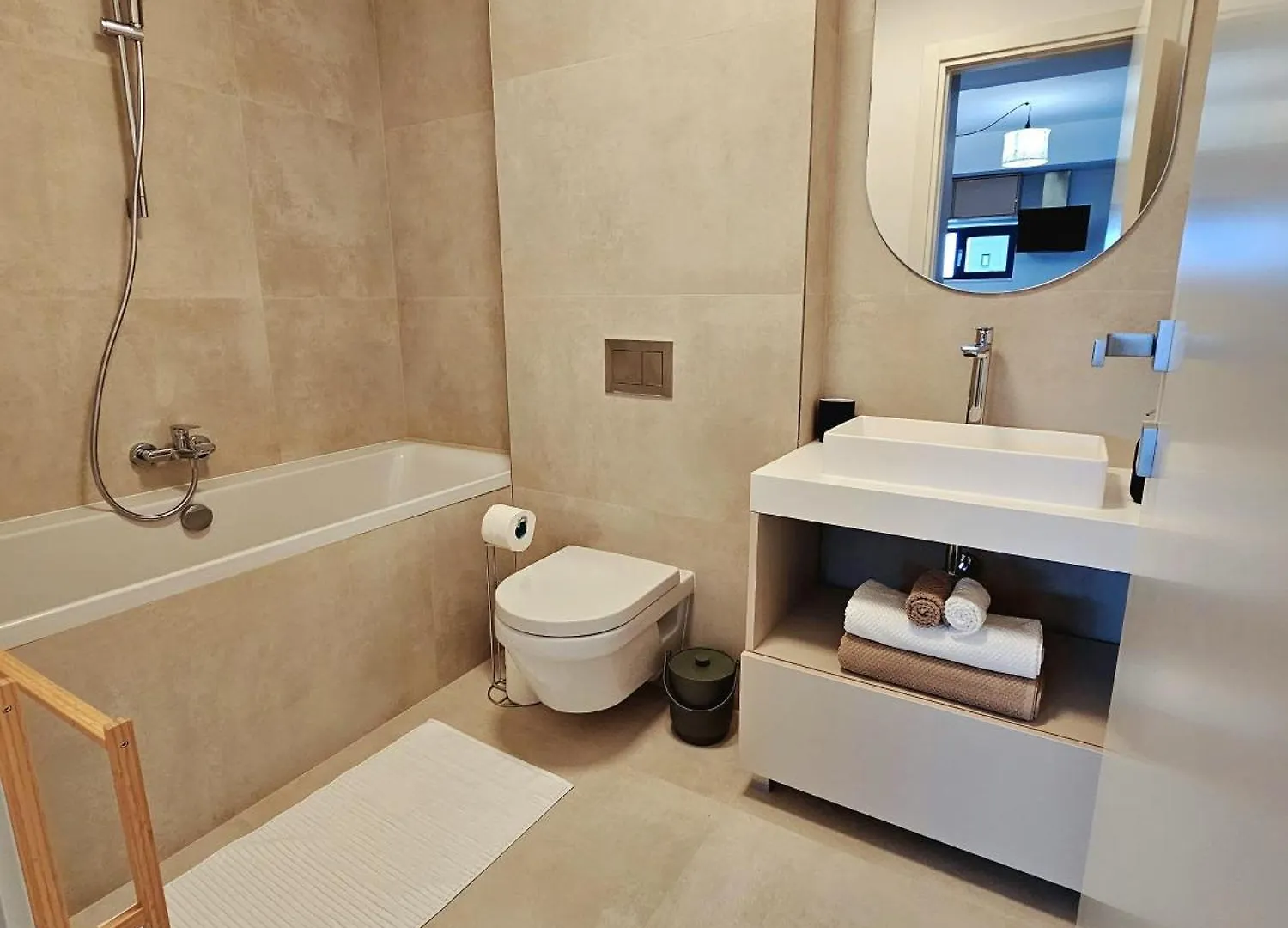 Parkside Residence Tunari