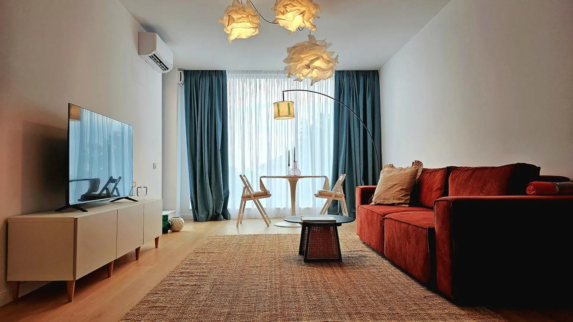 Parkside Residence Tunari
